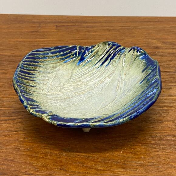 Ina Koch Hawaii Signed Art Pottery Ceramic Footed Dish Humpback Whale Design - Picture 6 of 10